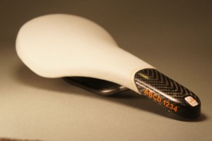 MILEBA Carbon Fahrradsattel (1)