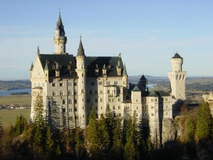 Auch das Märchenschloss Neuschwanstein befindet sich in diesem Teil von Oberbayern. 3)